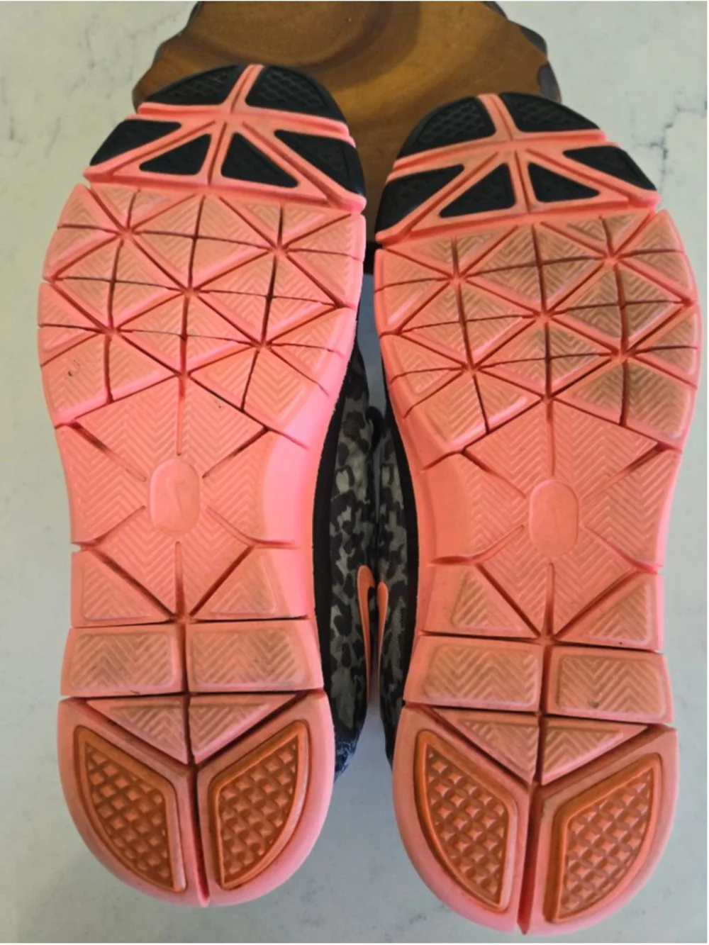 Women's Nike Free 5.0 Athletic Shoes 7.5 Gray Pink Leopard Print